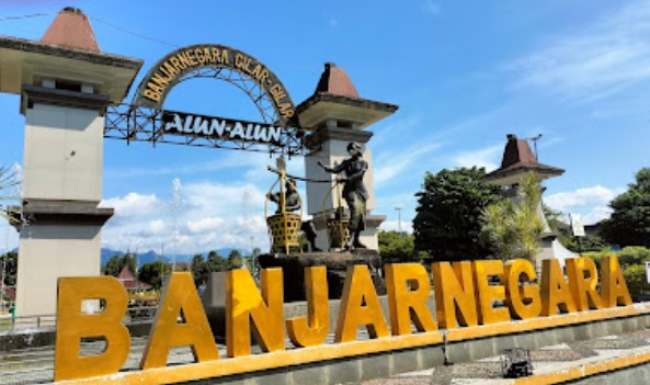 Alun Alun Banjarnegara Destinasi Favorit Keluarga